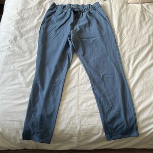 Lululemon Blue Tapered-Leg Mid-Rise Pant 7/8 Length